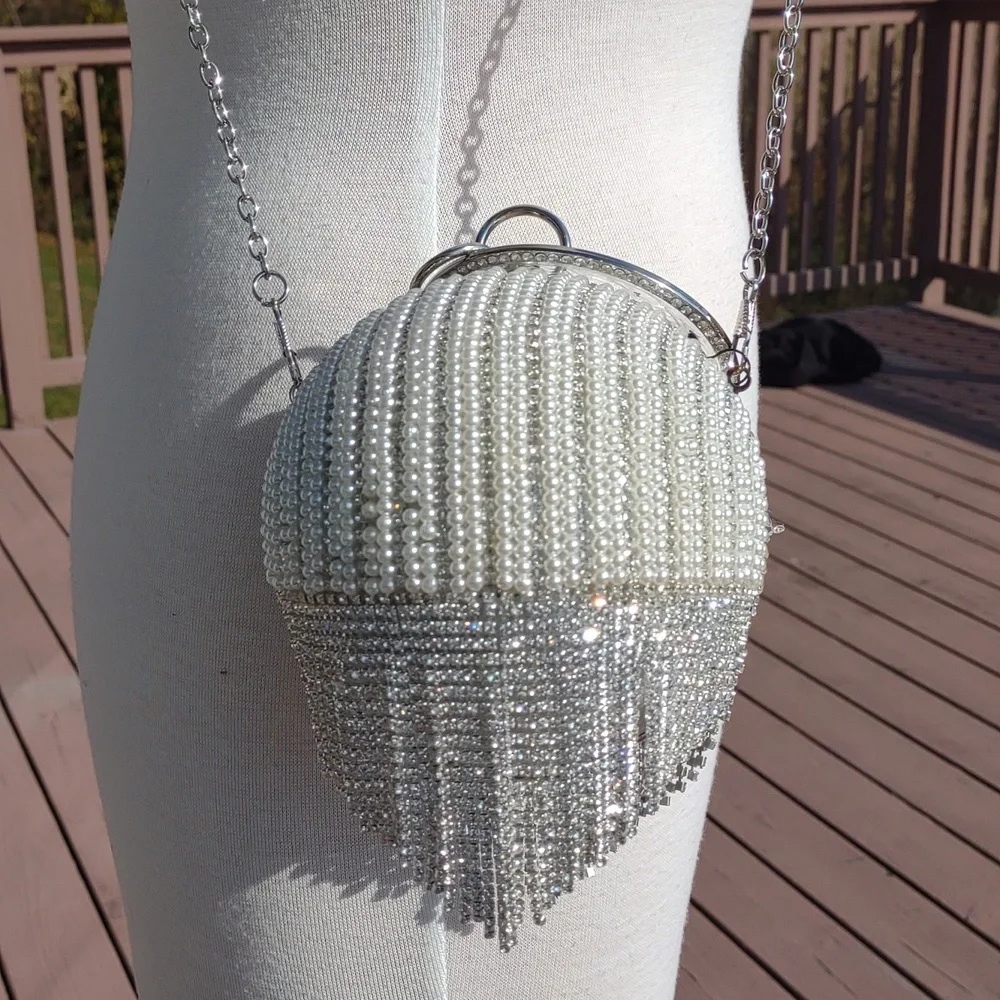 🐧UNIQUE VINTAGE Round Pearl/Rhinestones Flapper Clutch